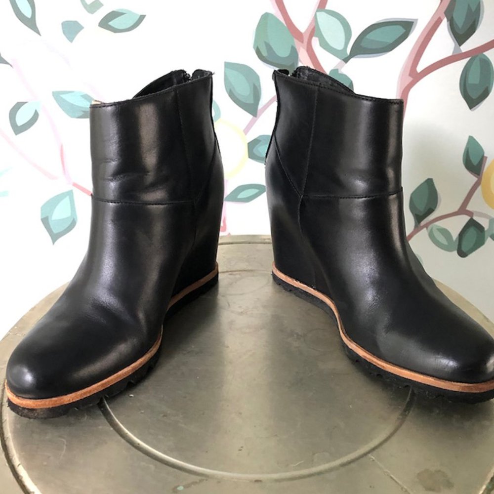 Ugg Australia Boots Pax Leather Waterproof